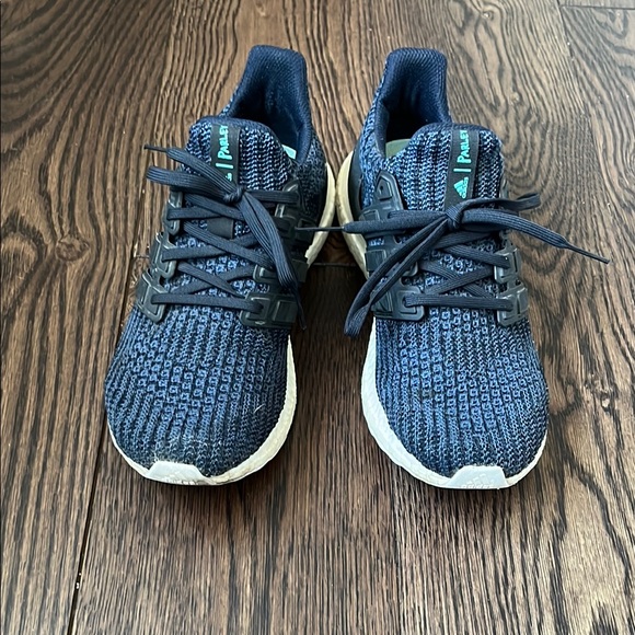 Adidas Ultraboosts - Picture 2 of 11